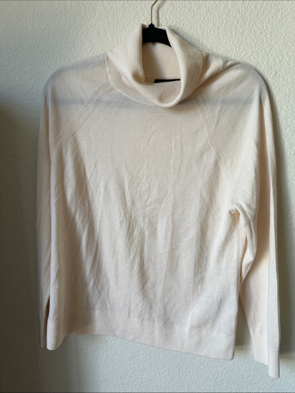 Banana Republic 100% Merino Extra Fine Wool Light Cream Cowl Neck Sweater
